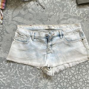 Abercrombie and Fitch cut off Jean shorts